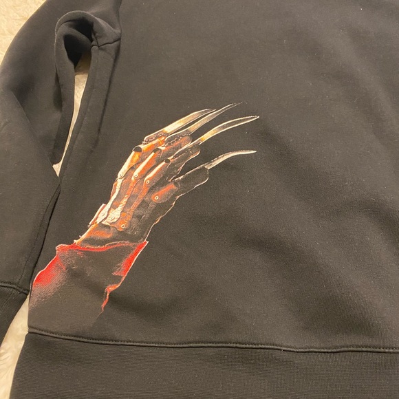 Warner Bros. Tops - WB “a nightmare on ELM STREET” sweatshirt
